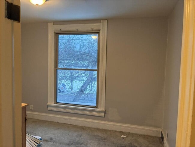 Photo - 87 Vennum Ave