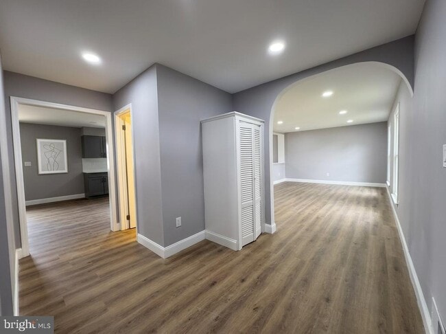 Building Photo - 53 N Post Rd