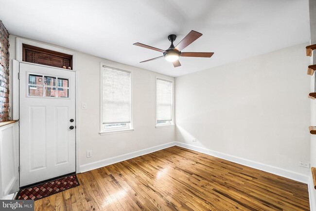 Photo - 2415 E Firth St