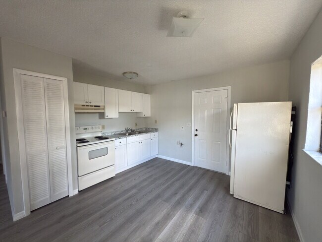 Photo - 2-Bedroom / 1 Bathroom