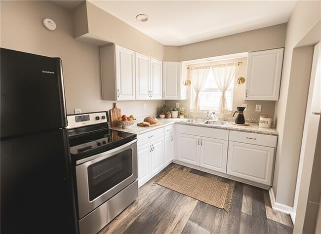 Photo - 330 12th Ave