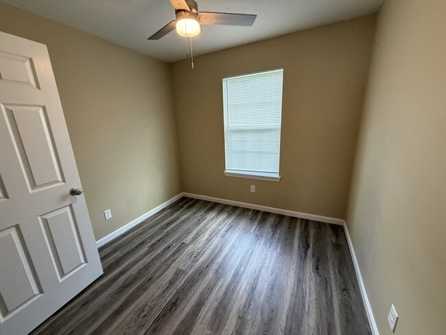 285 Pineview Dr
