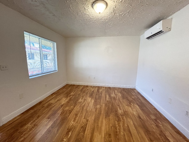 Photo - 641 NE 86th St Apartamento Unidad 3