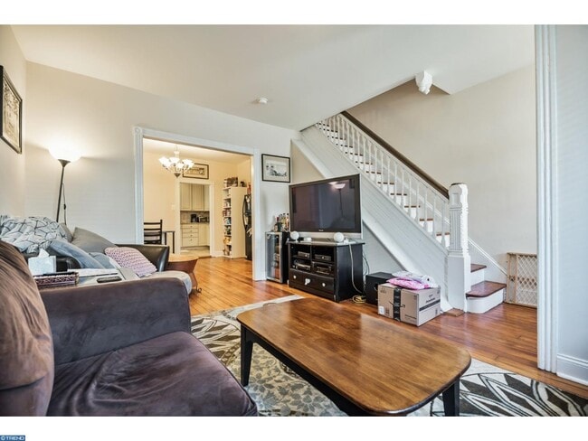 Photo - 385 Conarroe St