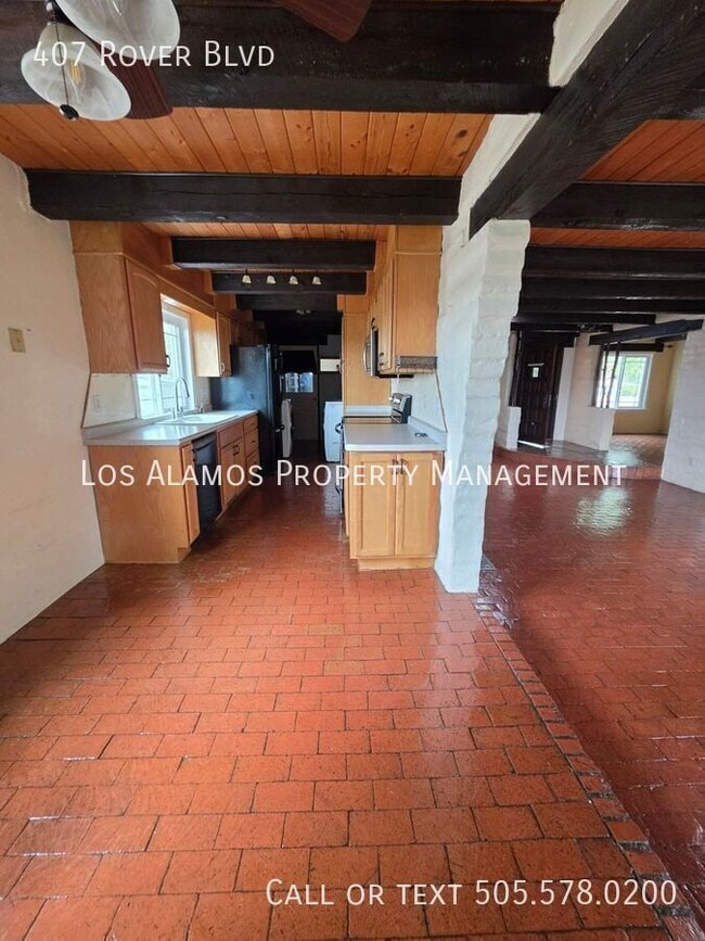 Building Photo - 407 Rover Blvd