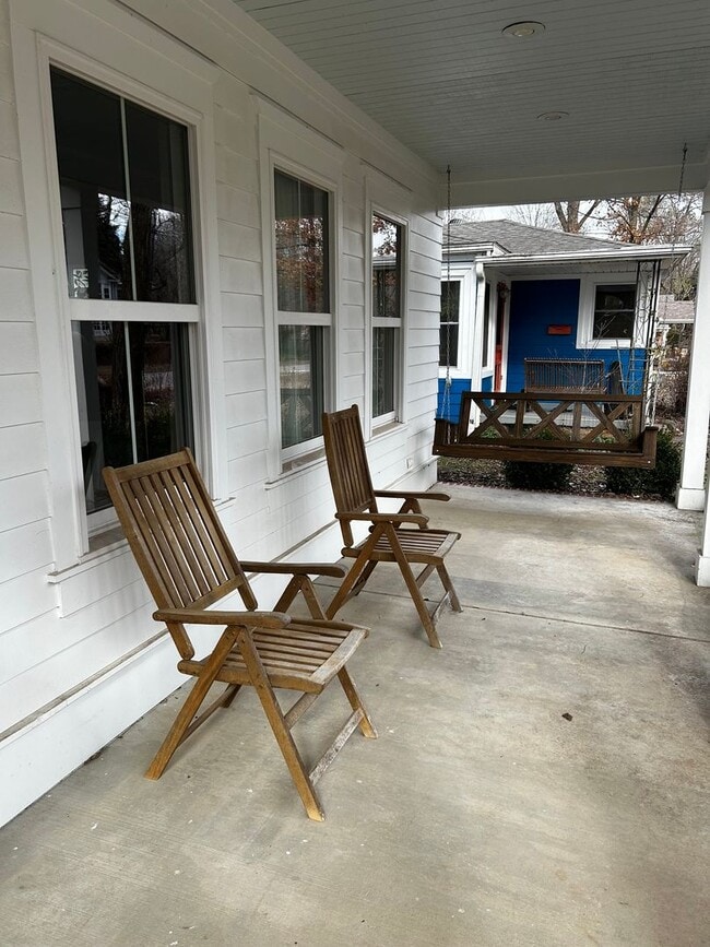 Photo - UNFURNISHED Beautiful Large Home Available Now on North Walnut in Fayetteville !!