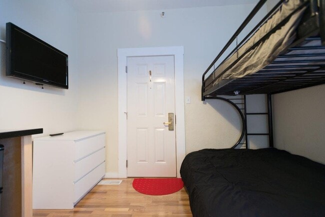 UrbaNests | 221 7th St Residences