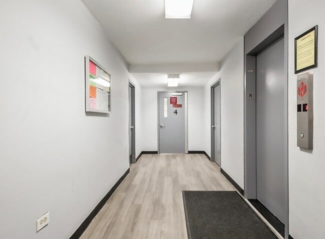 Photo - 1401 E 55th St