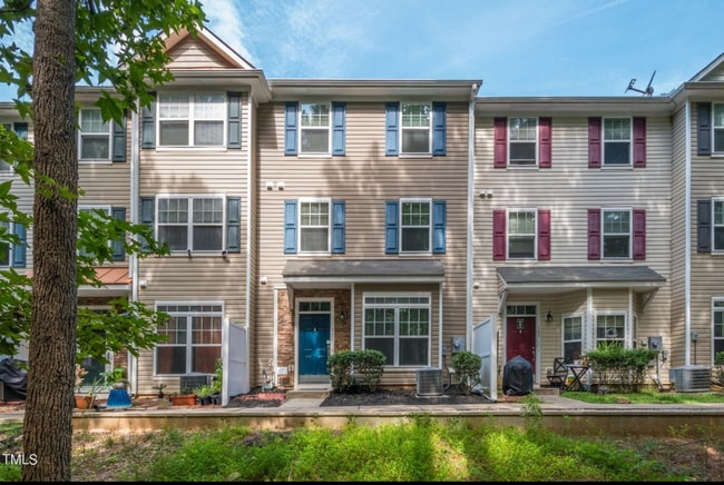 Frente - 2230 Valley Edge Dr Unidad Breezewood