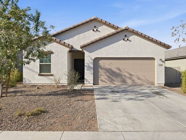 Building Photo - Spacious 4 Bedroom, 3 Bathroom home in Litchfield Park!