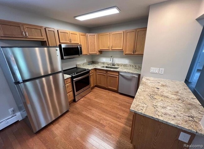 Photo - 2445 Torquay Ave Unit 112