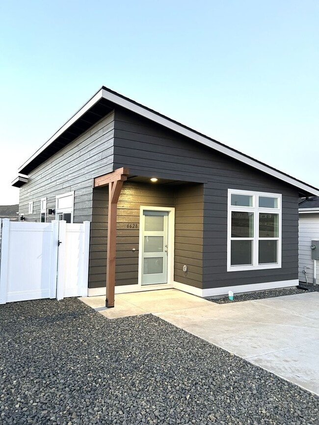 Building Photo - New Single Level 3BR Home in Southridge/Sun Ridge Community