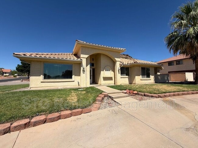 Building Photo - 3182 S Bloomington Dr W