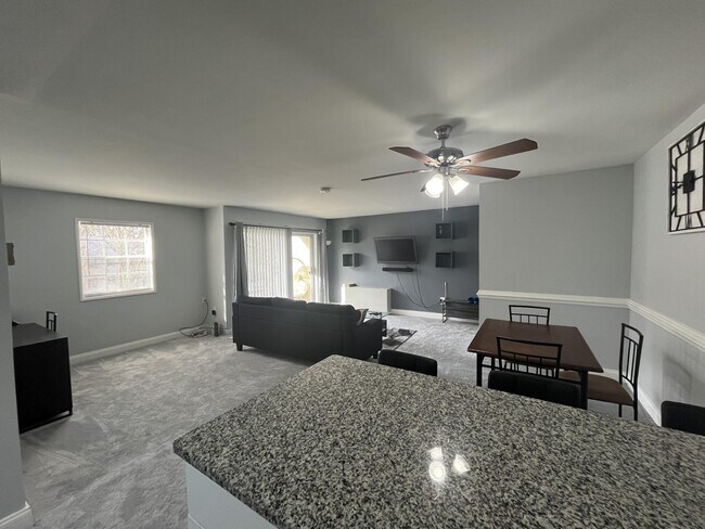 Photo - 4409 Romlon St Unidad 102