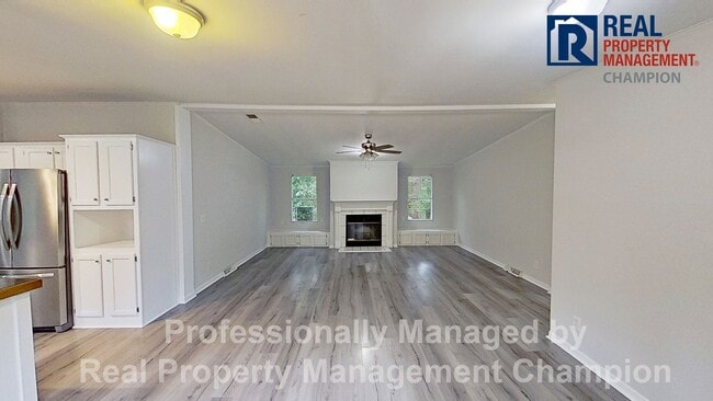 Photo - 20 Deer Ridge Dr E