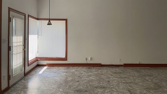 Photo - 914 W Jackson St Unit 914