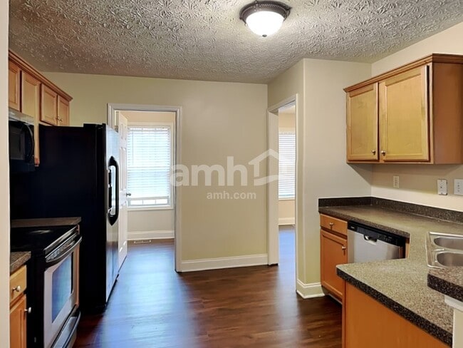 Photo - 3892 Refinement Way