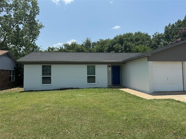 Building Photo - 533 Linda Dr