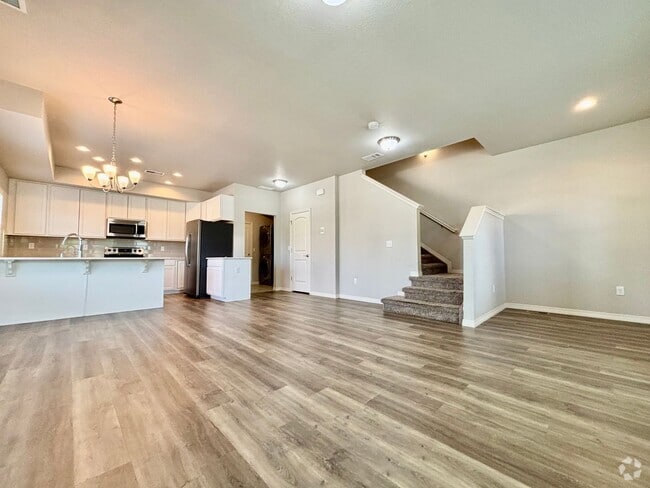 Building Photo - Beautiful 3 bed, 3 bath Townhome in West W...