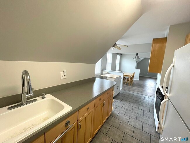 Photo - 108 Concord St Unit 3rd Floor