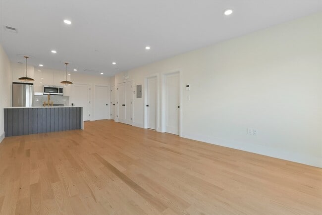 Photo - 219 Paris St Unidad 4