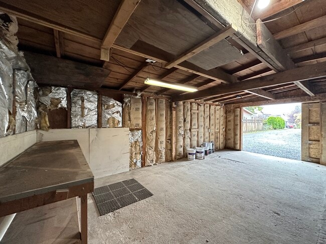 Photo - 3113 Harold Dr SE