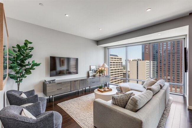 Building Photo - 200 Congress Ave. Unit 23B