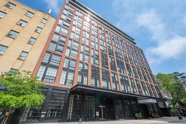 Building Photo - 608 Richmond St W