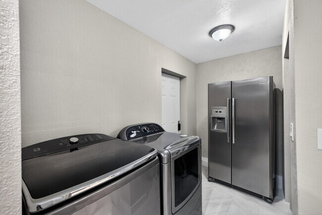 Photo - 1941 Brown Rd