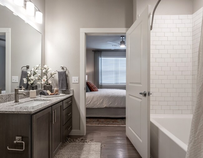 Photo - 11810 Clay Rd Unidad 120.37