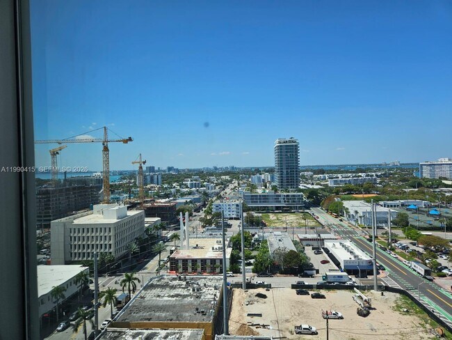 Building Photo - 7135 Collins Ave Unit 1821