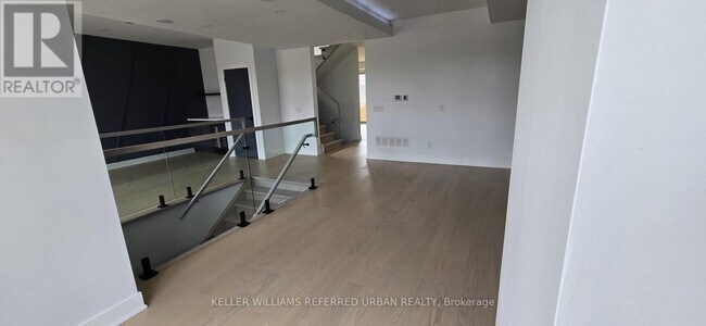 Photo - 354 Woodmount Ave