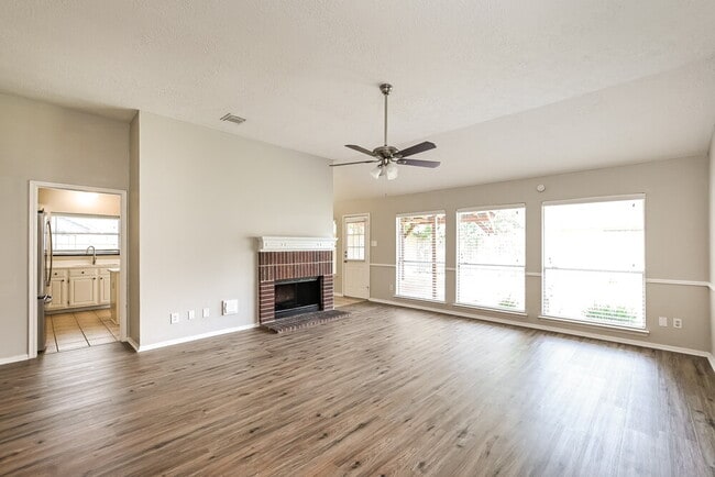 Photo - 2927 Waterloo Rd