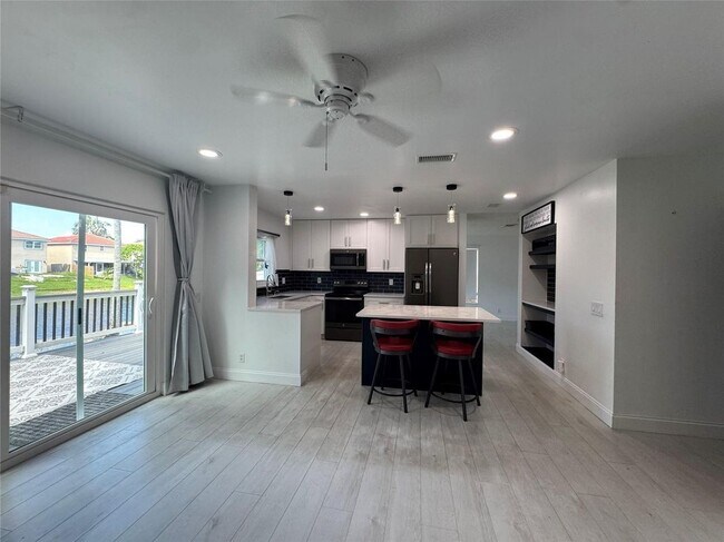 Photo - 7481 Santa Monica Dr