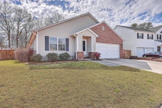 Photo - Spacious Living in Goose Creek