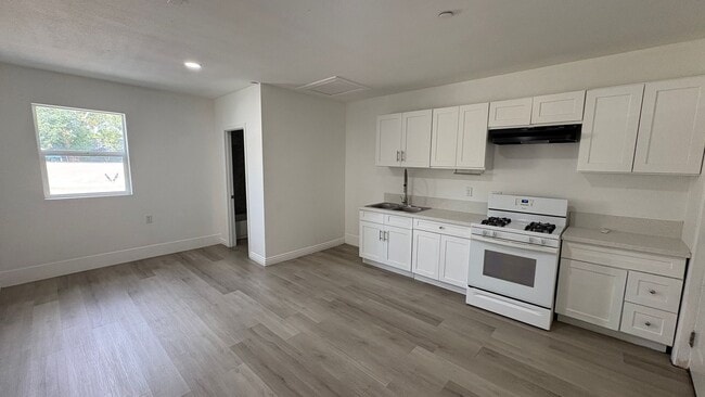 24732 W 4th St Unit 1C