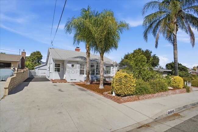 Photo - 24943 Chestnut St