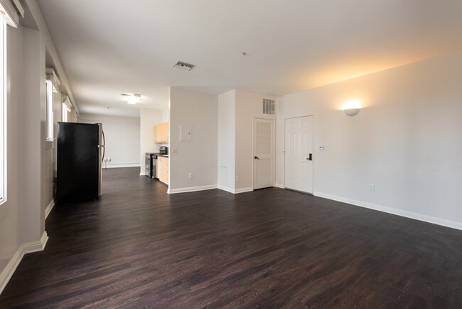 Photo - 1041 6th Ave Unidad 304