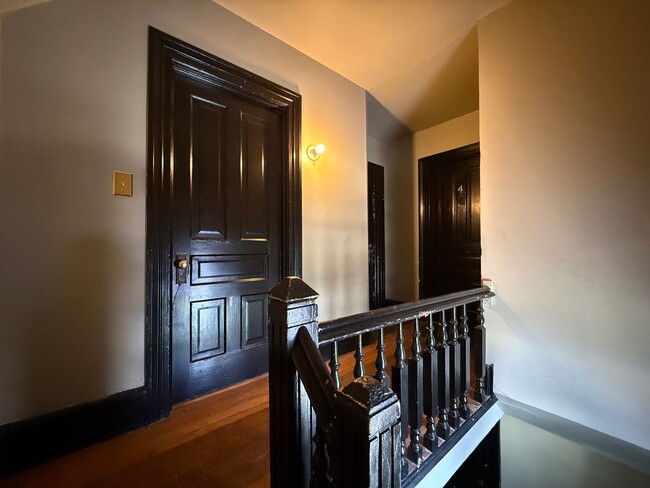 Photo - 406 W Washington Ave Unit Apt #3