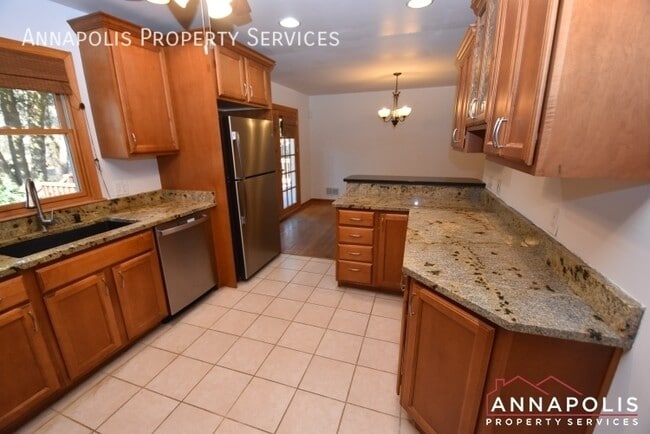 Photo - 817 Cedarcroft Dr