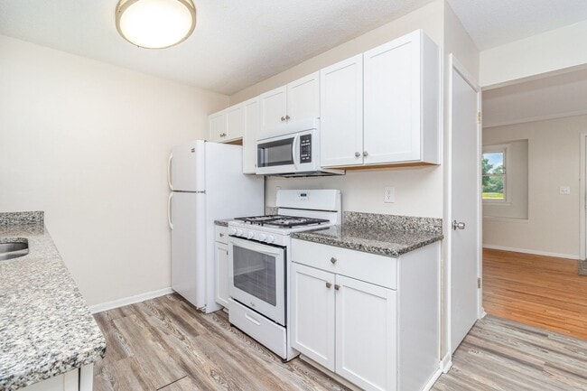 Photo - Spacious 5bed|2bath Home w/ Large Backyard & Garage