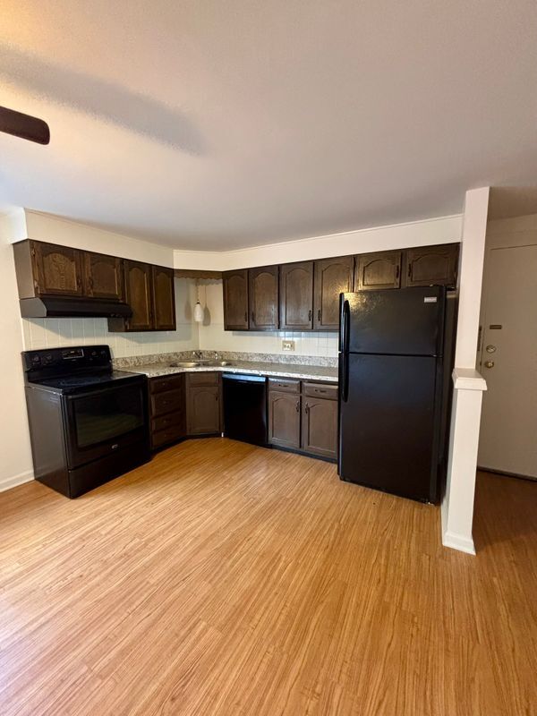 Building Photo - 23 Losson Garden Dr