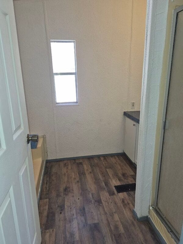 Photo - 209 S Avenue