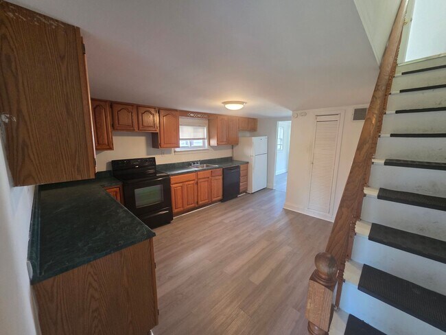 47 Oakwood Ave