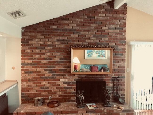Photo - Beautiful 4 Bedroom House in NW Bakersfiel...