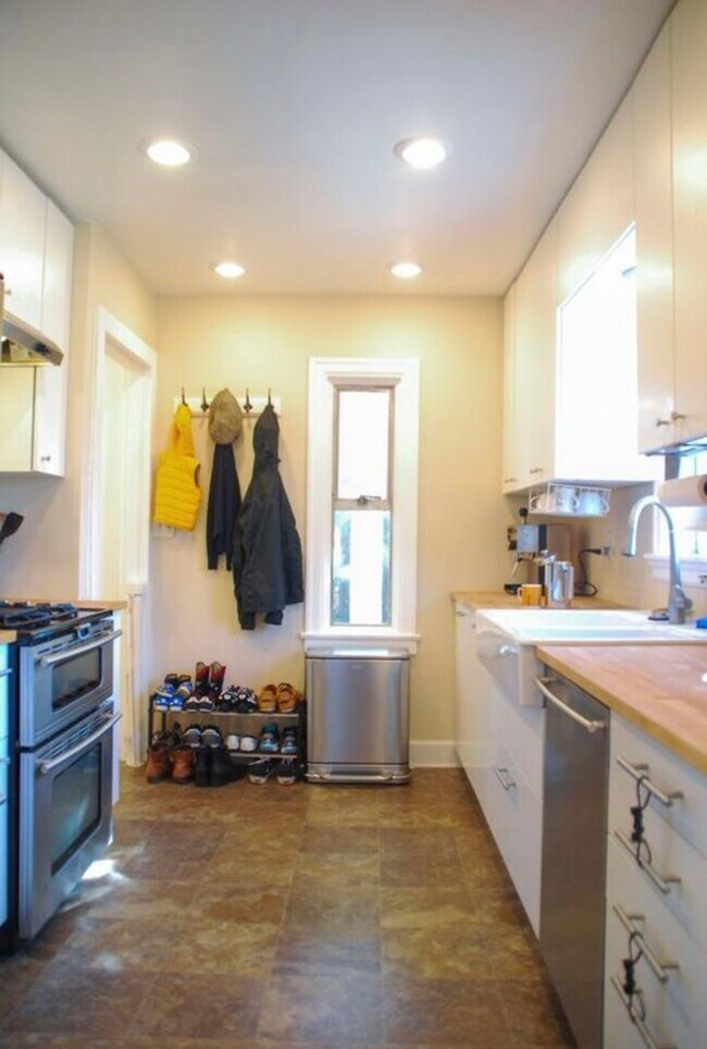 Photo - 8826 5th Ave NE