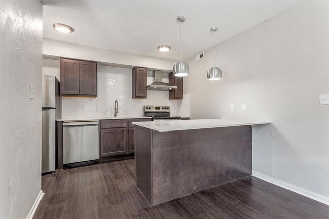 Photo - 2810 Dorchester Dr