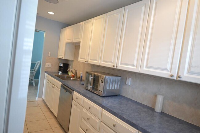 Photo - 1712 Suffolk Dr