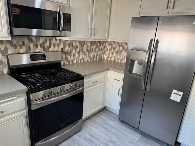 Photo - Beautiful 2-Bedroom Townhome in Stevenson Ranch!