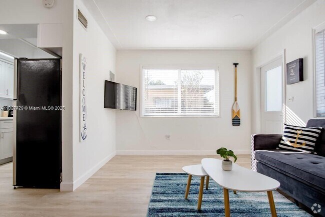 Building Photo - 2162 NW 18th Terrace Unit 2162 Rental